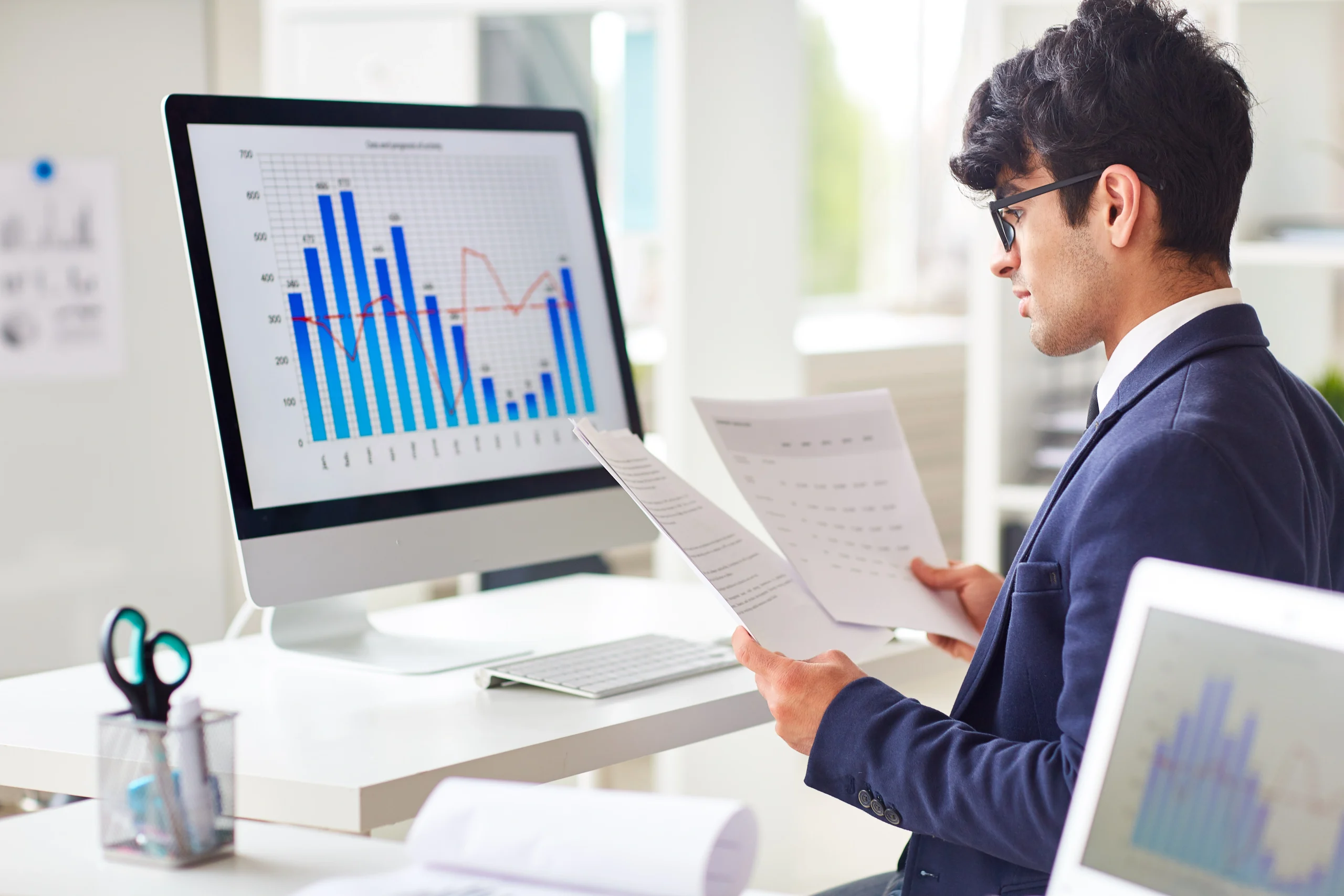 TRAINING ACCOUNTING INFORMATION ANALYSIS FOR BUSINESS DECISION