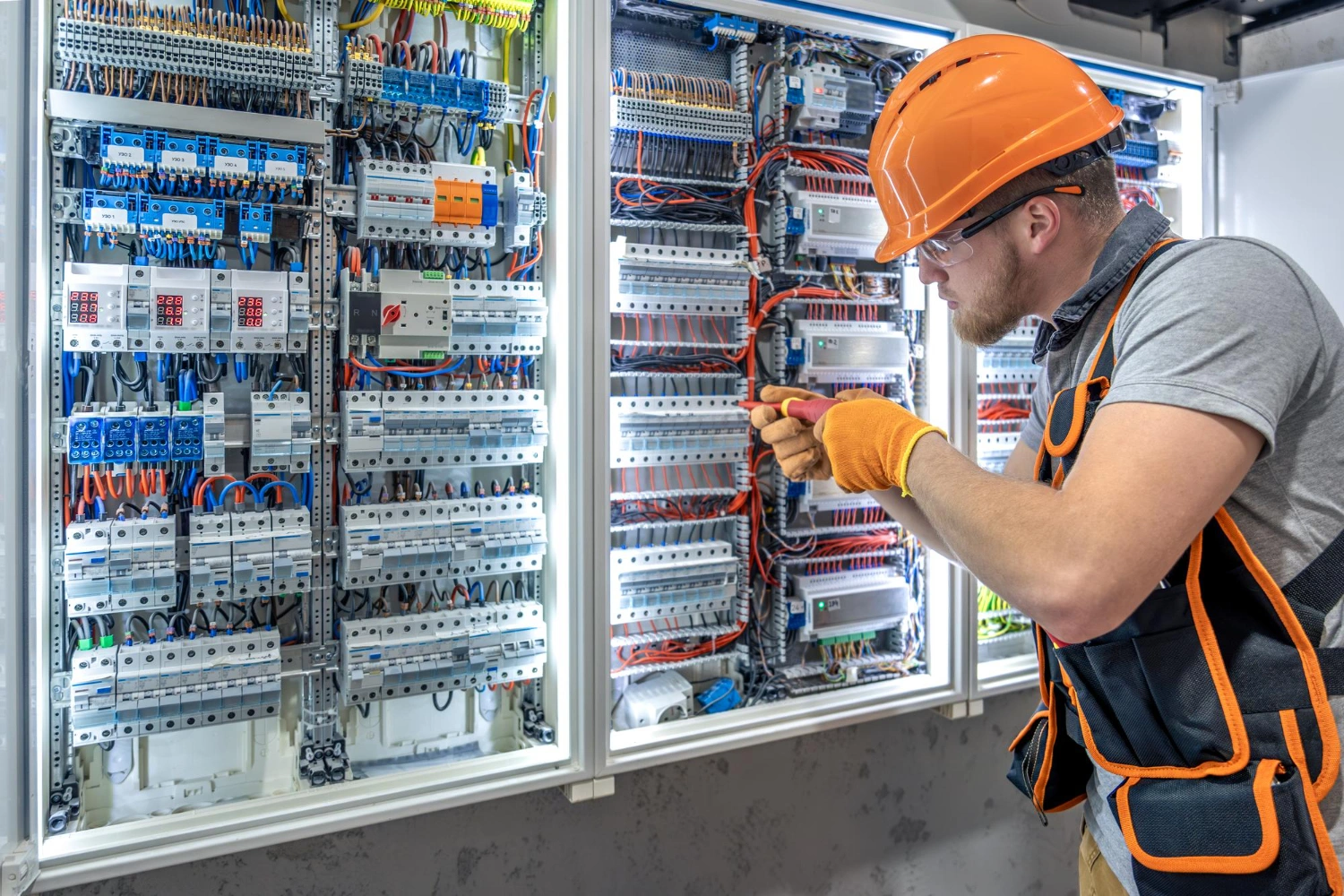 TRAINING LISTRIK: TEKNIK INSTALASI DAN PROTEKSI