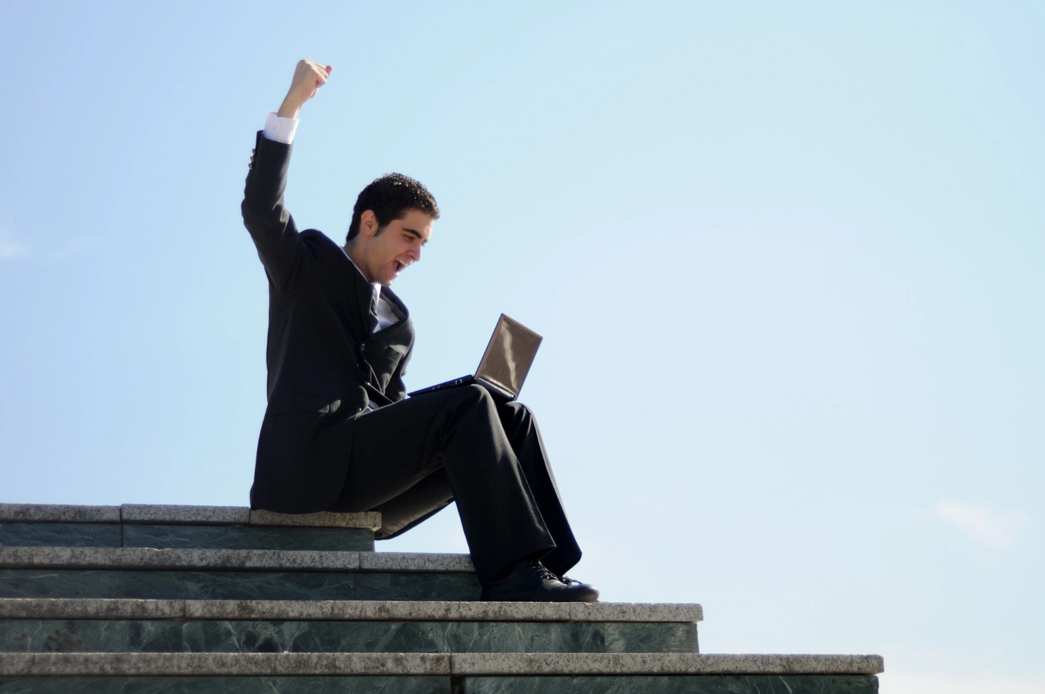 TRAINING MOTIVASI BERPRESTASI (ACHIEVEMENT MOTIVATION)
