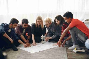 IN HOUSE TRAINING TEAM BUILDING UNTUK MENINGKATKAN KOLABORASI KERJA