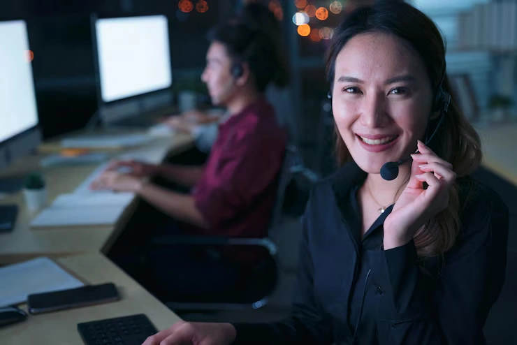 TRAINING CUSTOMER SERVICE EXCELLENCE DAN HANDLING COMPLAINT PROFESSIONALLY