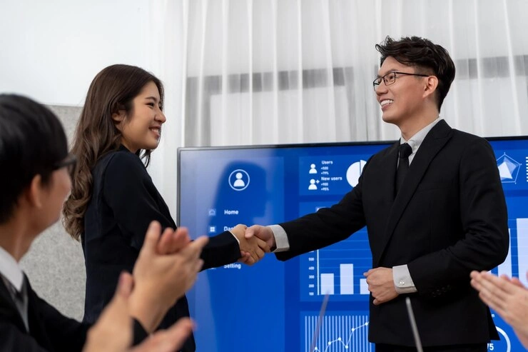 TRAINING HOW TO INCREASE SALES THROUGH SERVICE EXCELLENCE