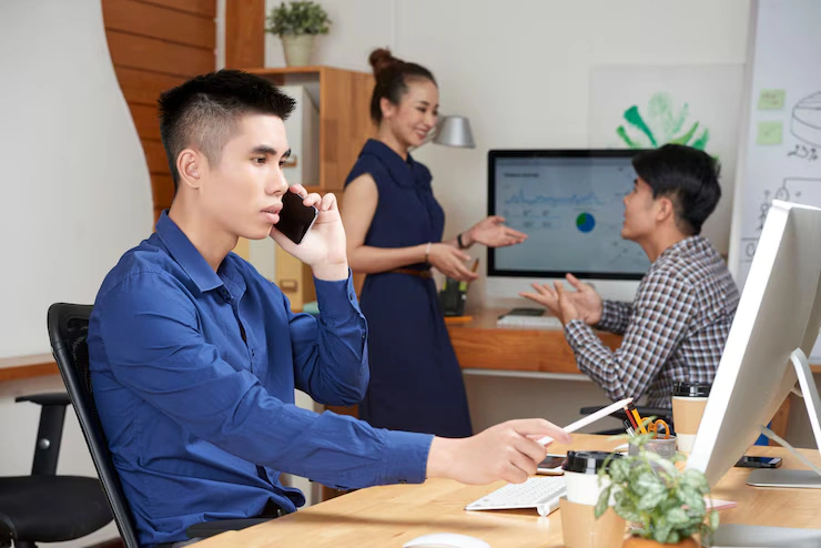 TRAINING MANAGE EFFECTIVE BUSINESS COMMUNICATIONS FOR ADMINISTRATIVE PROFESSIONAL