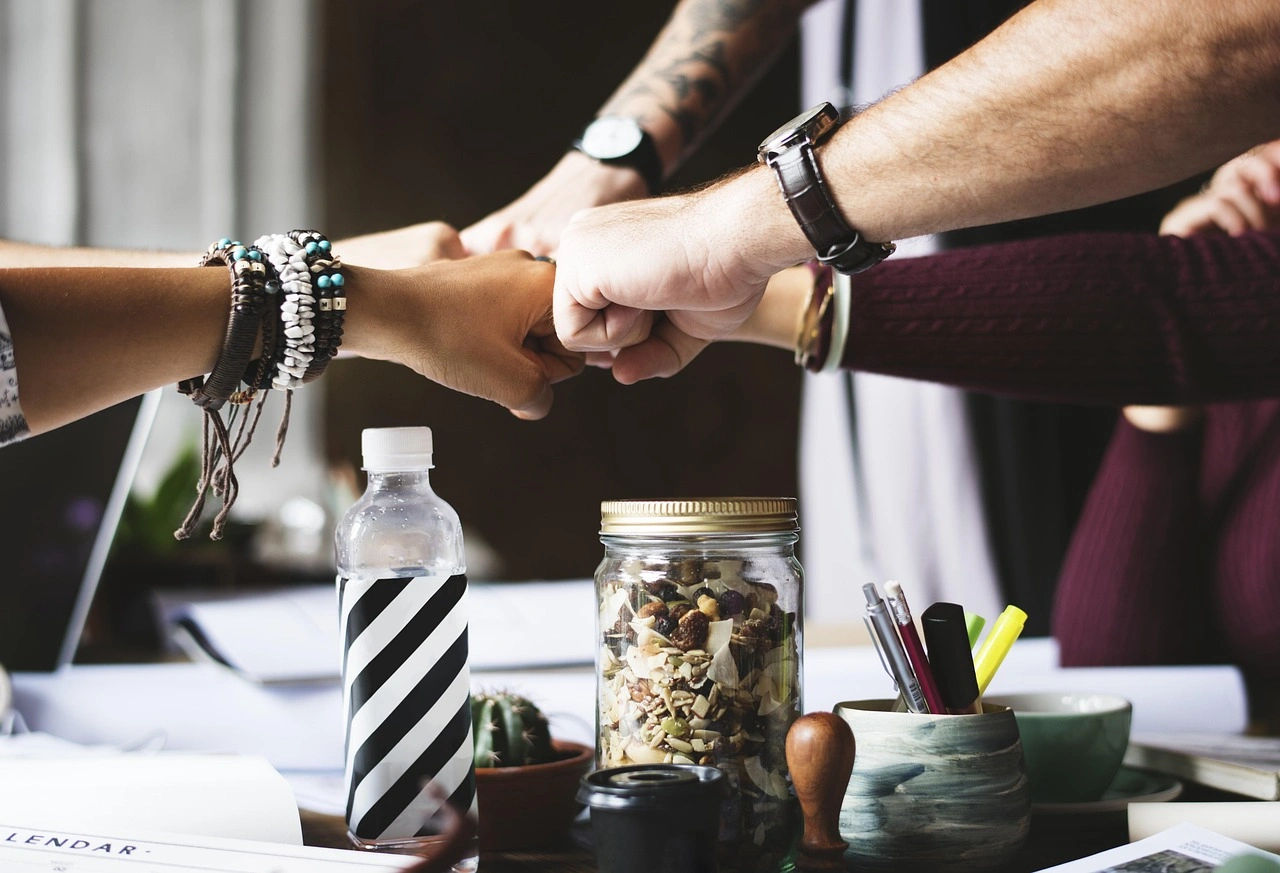 TRAINING LEADING CREATIVELY AND MANAGING YOUR TALENTS & BUILD WINNING BUSINESS TEAMS