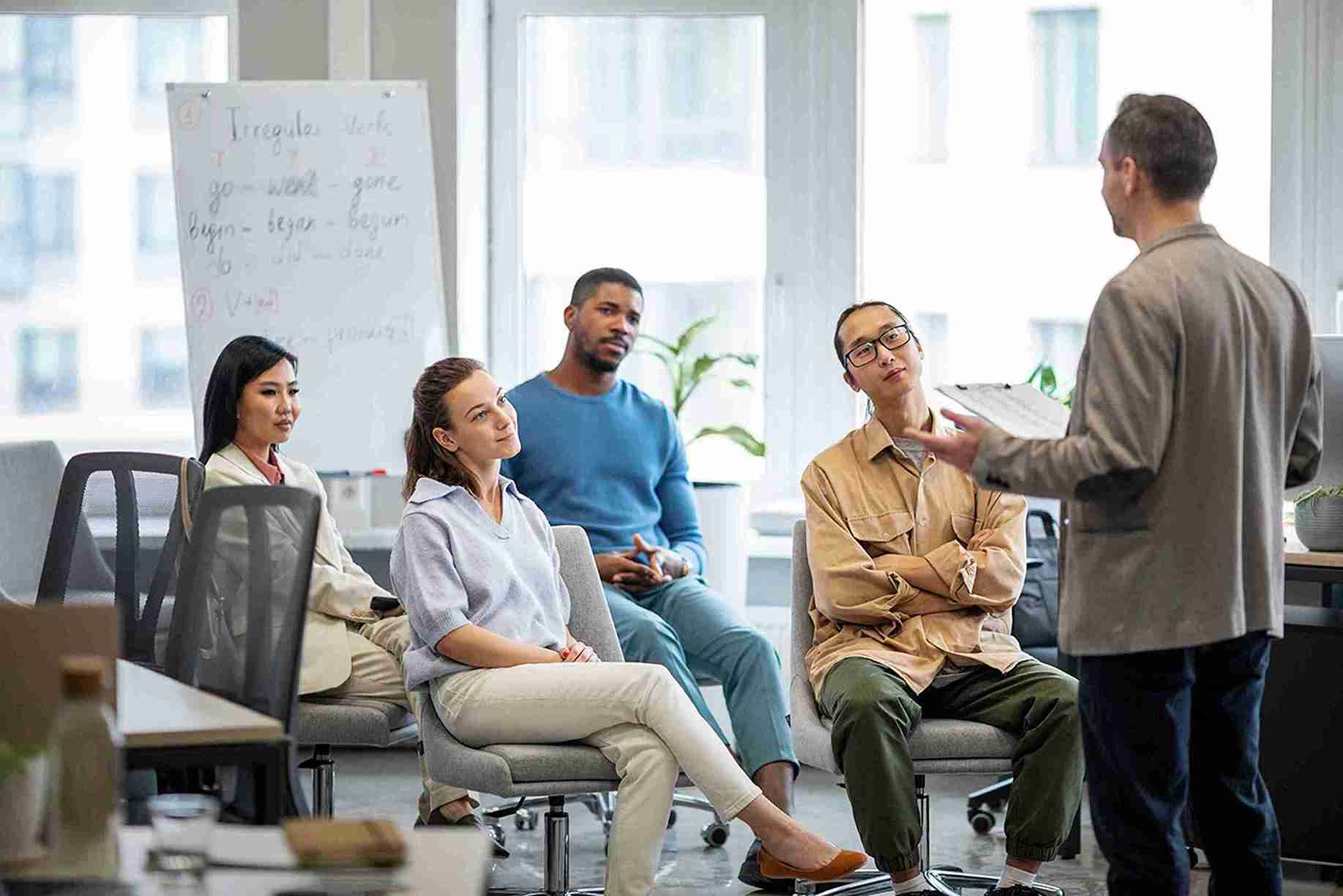 IN HOUSE TRAINING BUSINESS ETHICS DAN KEPATUHAN PERUSAHAAN: MEMBANGUN BUDAYA INTEGRITAS DI TEMPAT KERJA